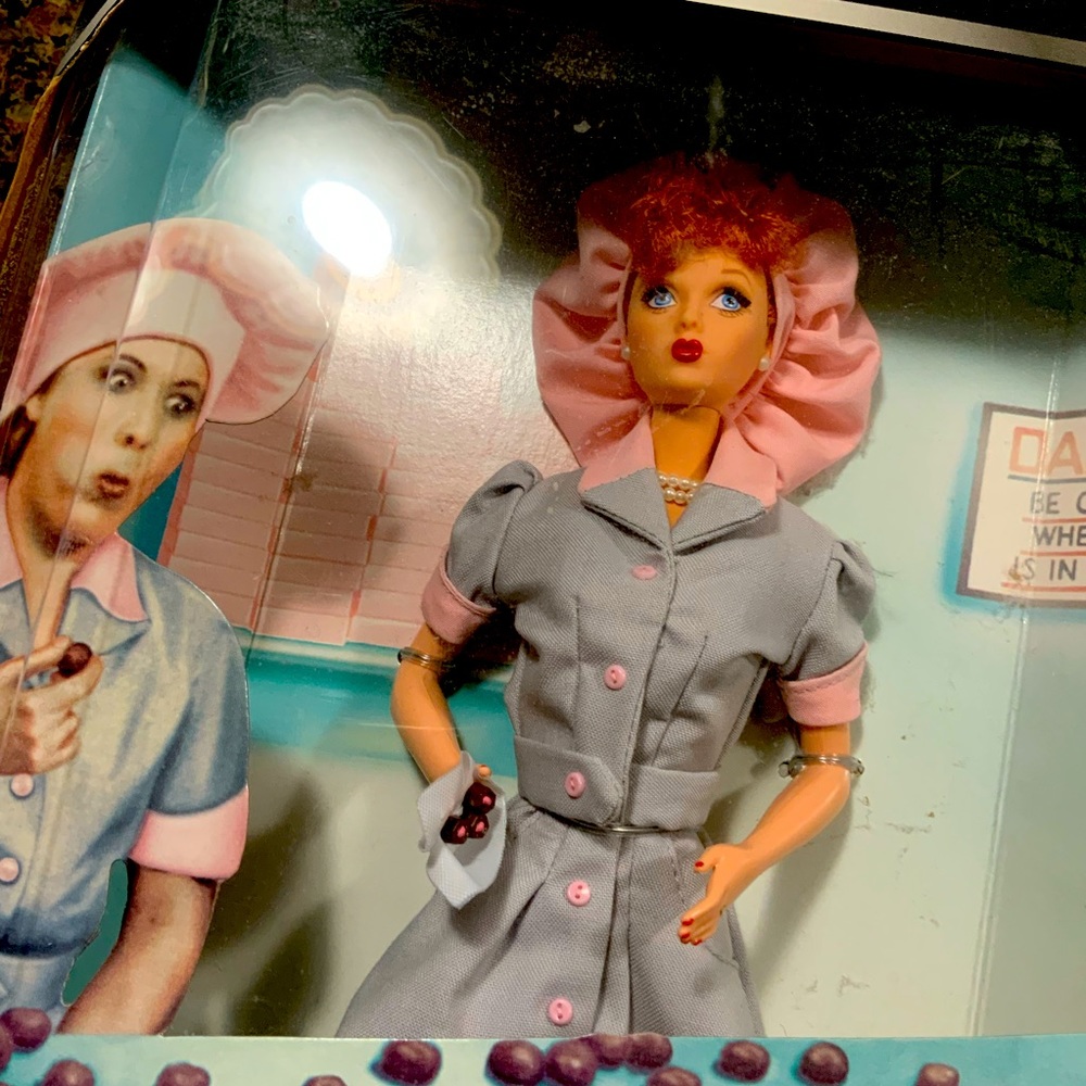 Lucy Barbie Doll Boxed 1998 Job Switching #DX - Picture 1 of 6